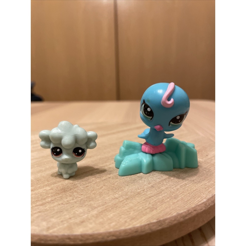 Littlest Pet Shop LPS Blue Parakeet & Green Lamb Mini Figures Lot Hasbro 2010